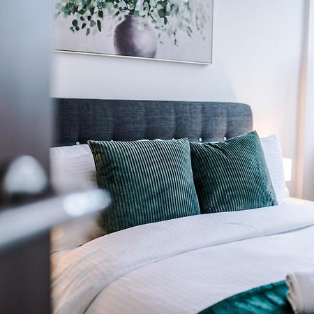 New! Stylish 2-Bed Apartment In Manchester By 53 Degrees Property - Amazing Location, Ideal For Small Groups - Sleeps 4! Kültér fotó