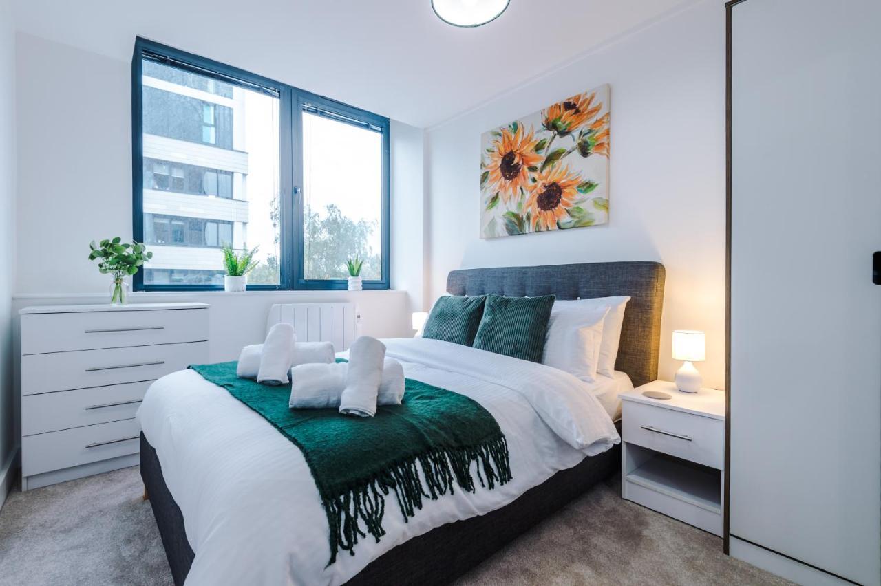 New! Stylish 2-Bed Apartment In Manchester By 53 Degrees Property - Amazing Location, Ideal For Small Groups - Sleeps 4! Kültér fotó