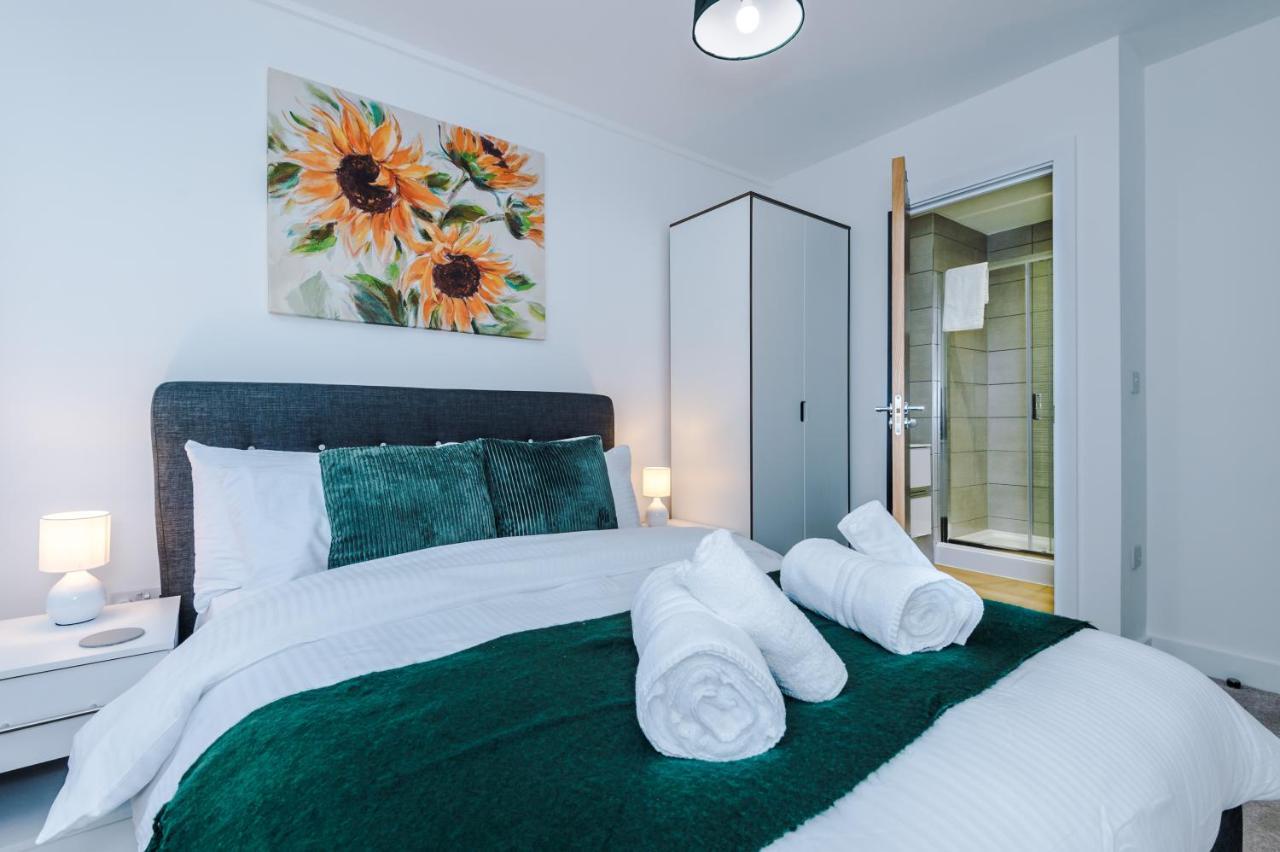New! Stylish 2-Bed Apartment In Manchester By 53 Degrees Property - Amazing Location, Ideal For Small Groups - Sleeps 4! Kültér fotó