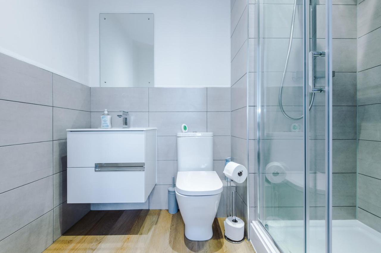 New! Stylish 2-Bed Apartment In Manchester By 53 Degrees Property - Amazing Location, Ideal For Small Groups - Sleeps 4! Kültér fotó