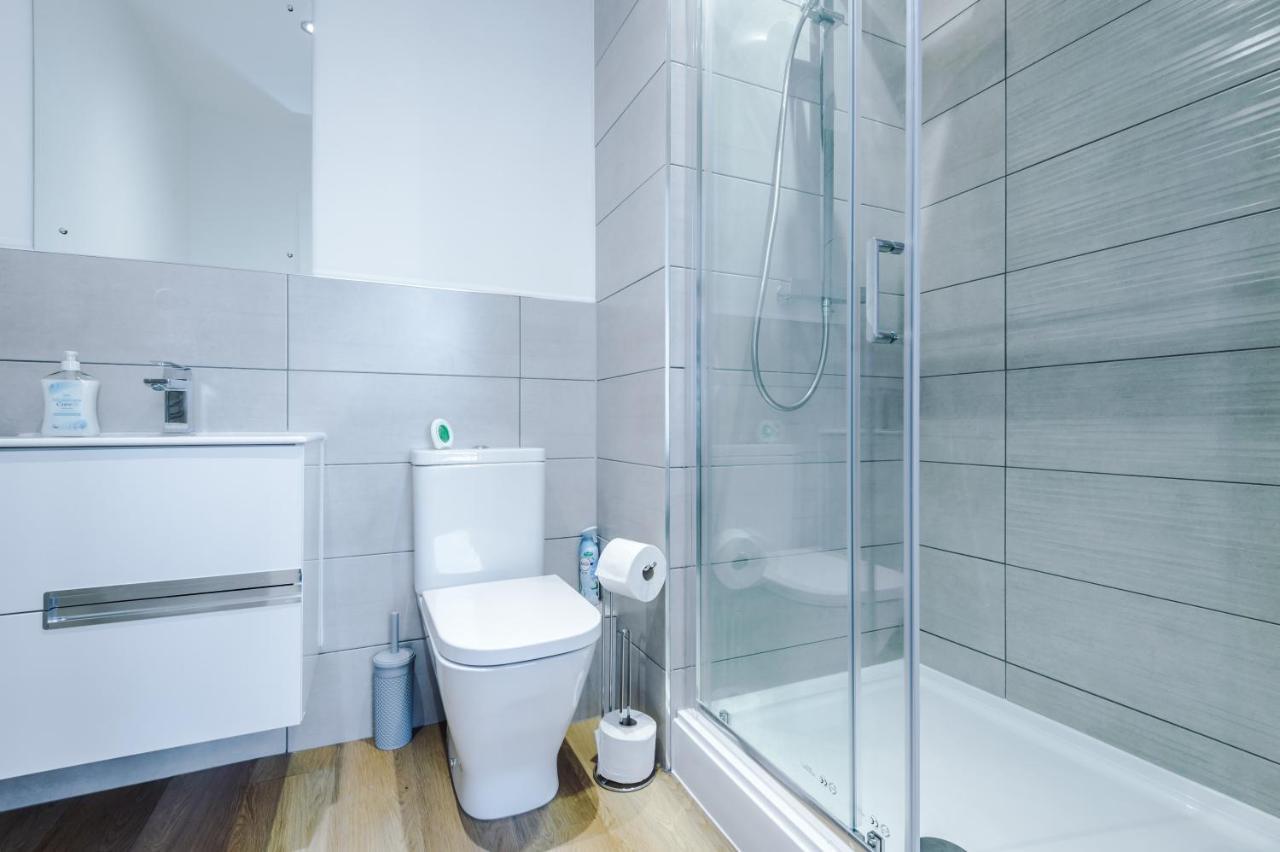New! Stylish 2-Bed Apartment In Manchester By 53 Degrees Property - Amazing Location, Ideal For Small Groups - Sleeps 4! Kültér fotó