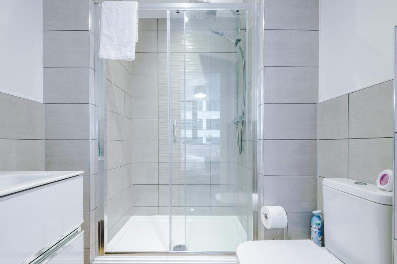 New! Stylish 2-Bed Apartment In Manchester By 53 Degrees Property - Amazing Location, Ideal For Small Groups - Sleeps 4! Kültér fotó